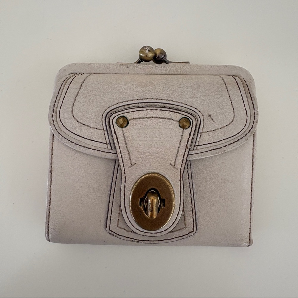 Vintage Coach Legacy 65th Anniversary Gigi turnlock kisslock wallet